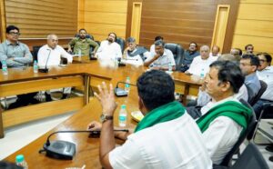 Belagavi-DKS-Meeting-with-Farmers-sugarcane-issue